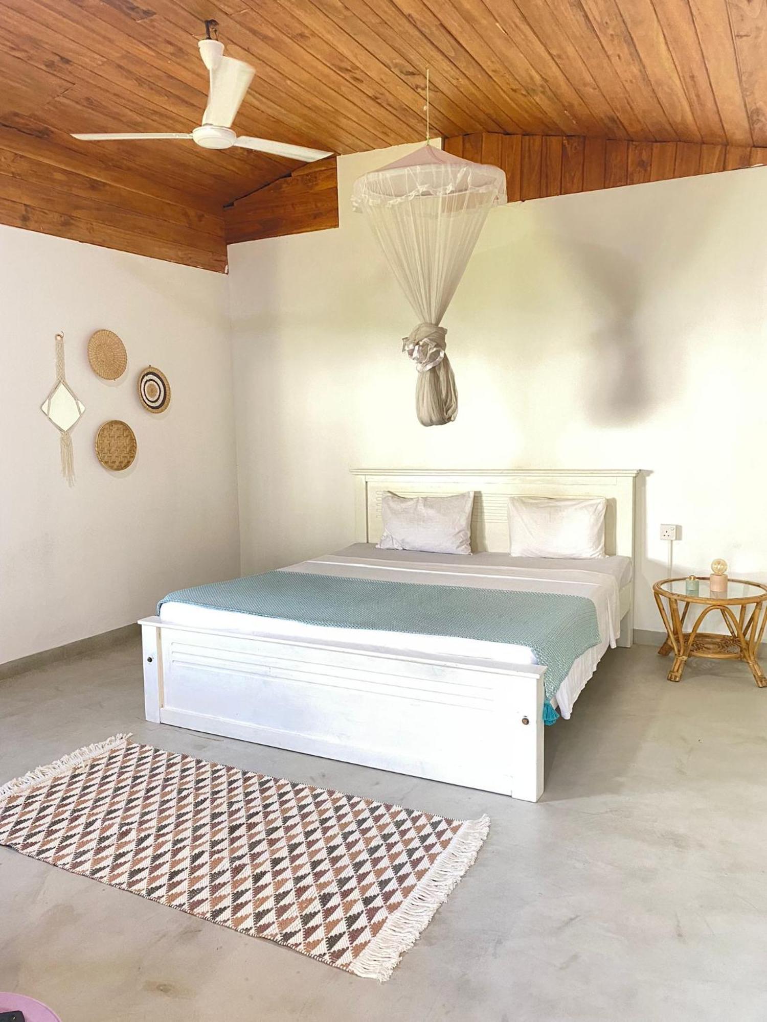 Together Beach House Midigama East Exterior foto