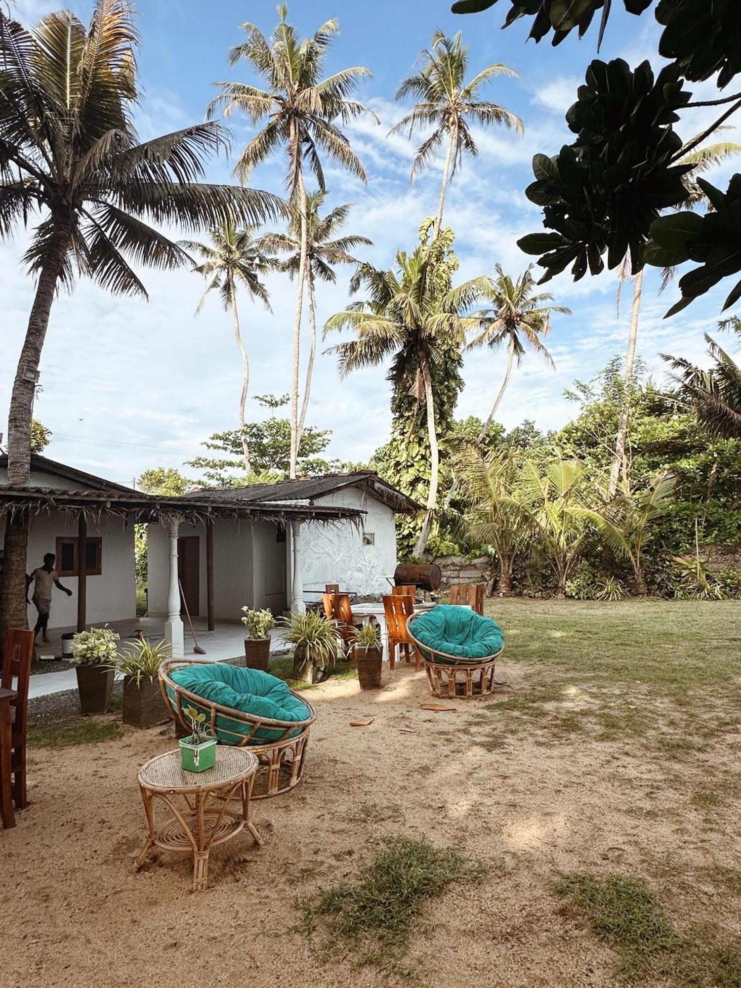 Together Beach House Midigama East Exterior foto