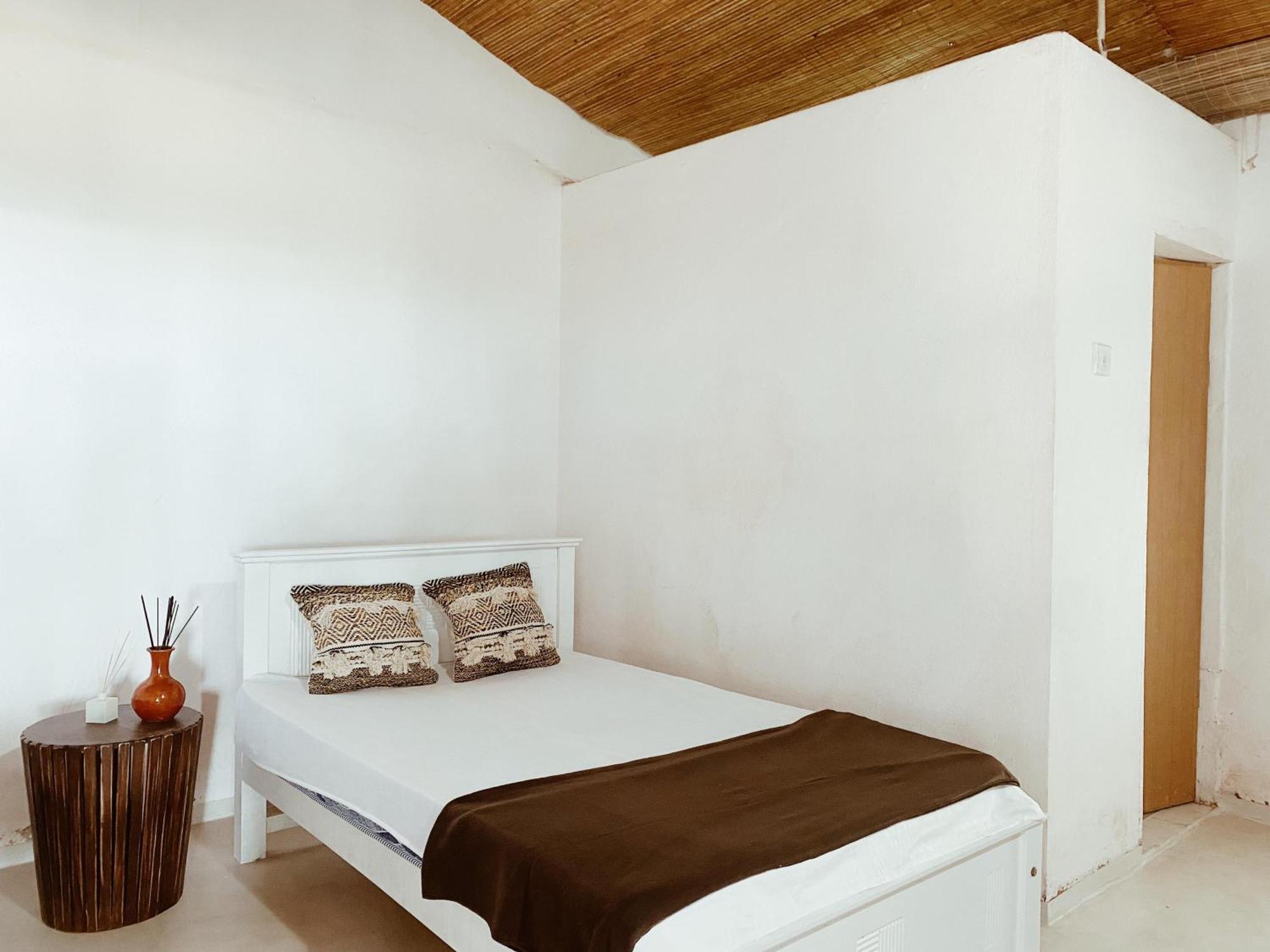 Together Beach House Midigama East Exterior foto
